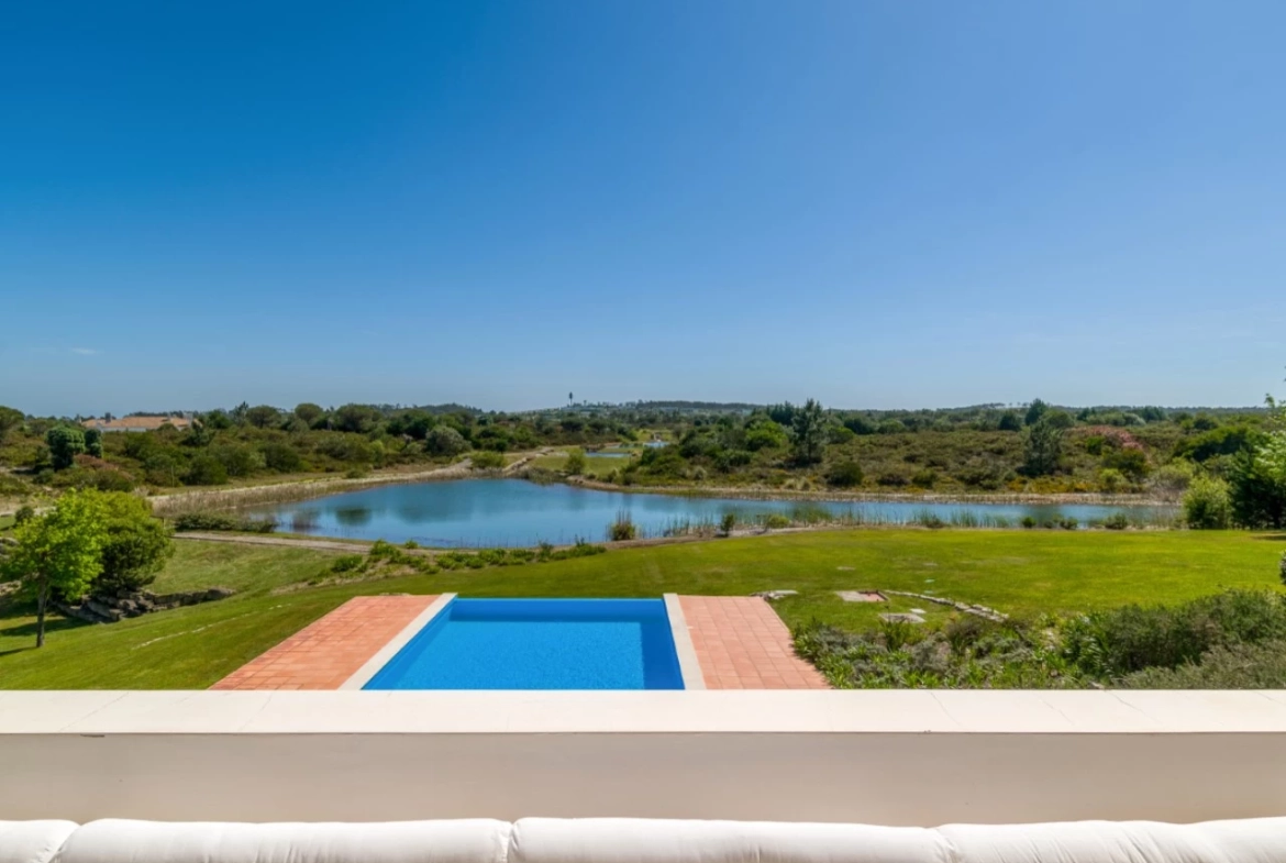 Moradia tradicional de luxo junto à Lagoa de Óbidos, golfe e praias da Costa de Prata