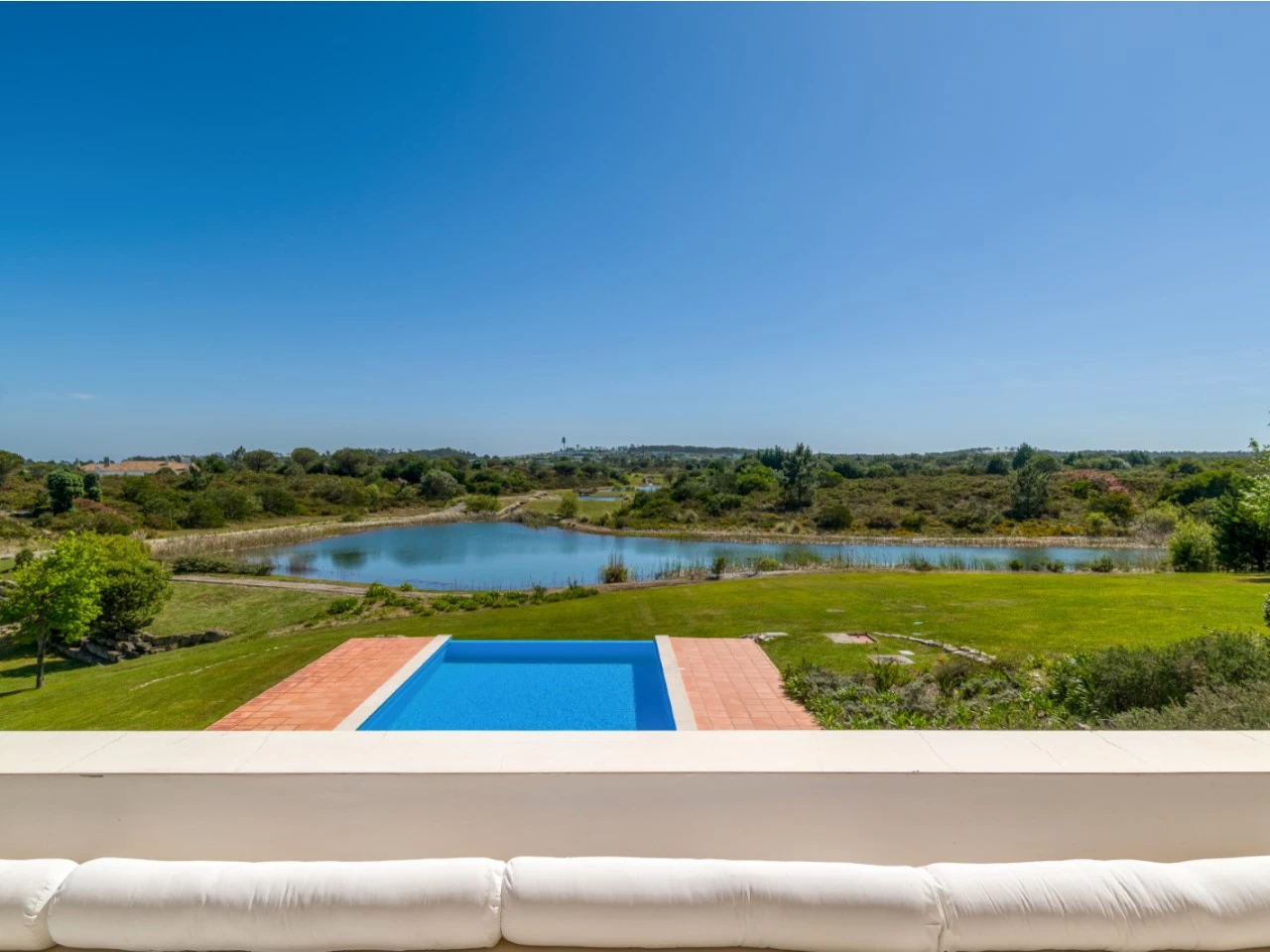 Moradia tradicional de luxo junto à Lagoa de Óbidos, golfe e praias da Costa de Prata