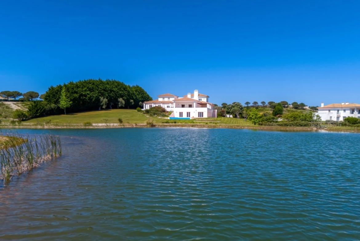 Moradia tradicional de luxo junto à Lagoa de Óbidos, golfe e praias da Costa de Prata