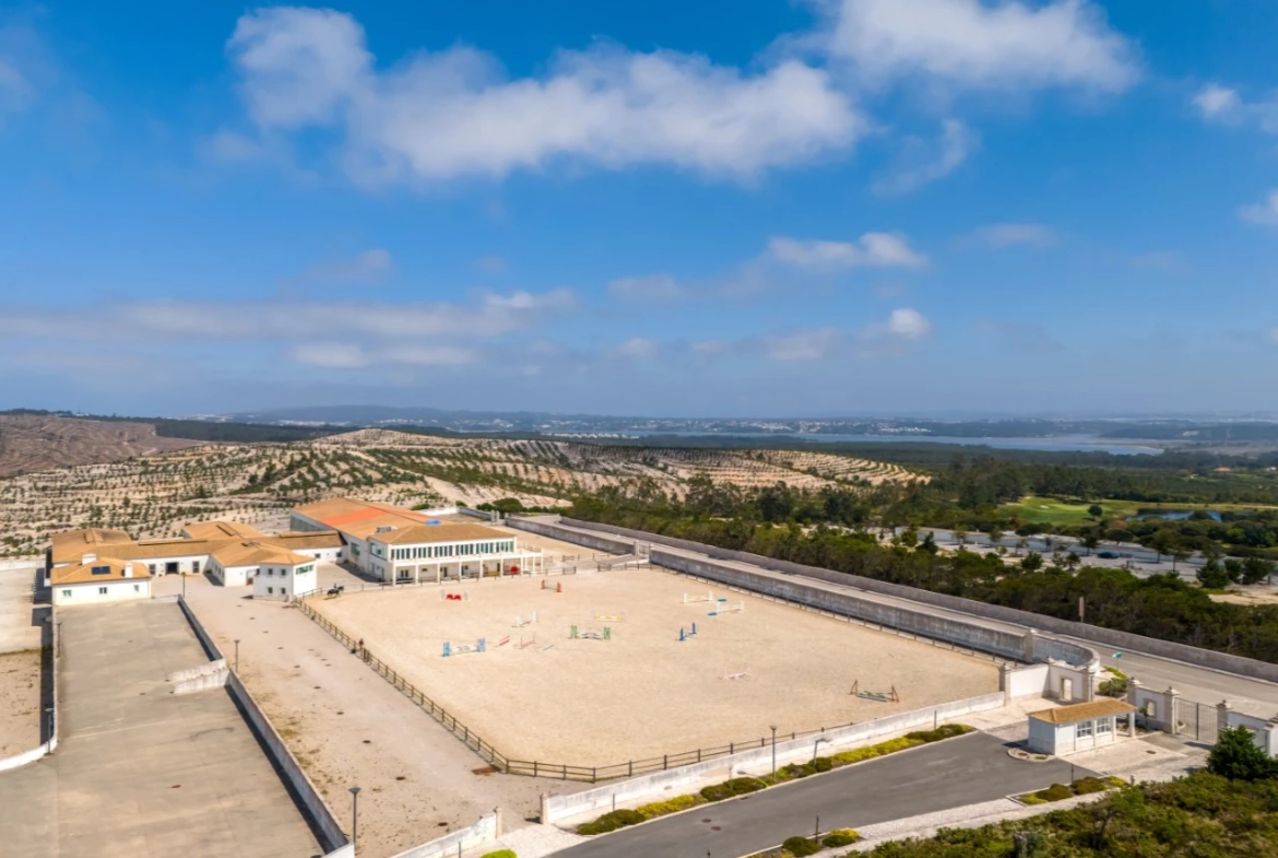 Moradia tradicional de luxo junto à Lagoa de Óbidos, golfe e praias da Costa de Prata