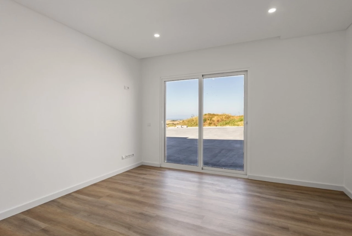 Moradia Contemporânea com Vista Mar e Campo