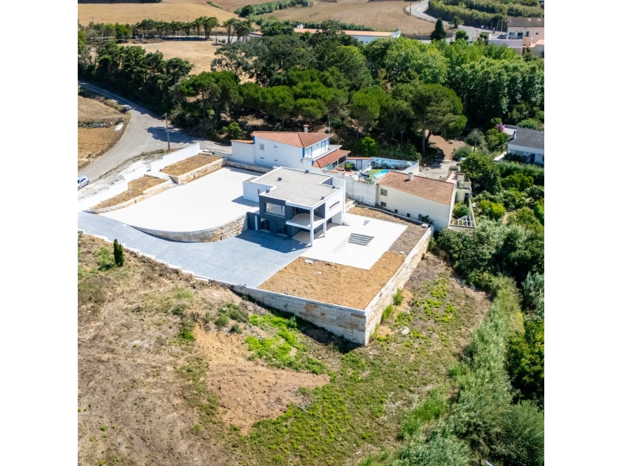IDda56aa01-0000-0500-0000-000016e46ef7.jpg Moradia Contemporânea com Vista Mar e Campo