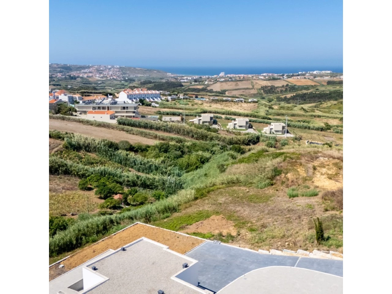 IDda56aa01-0000-0500-0000-000016e46ef8.jpg Moradia Contemporânea com Vista Mar e Campo