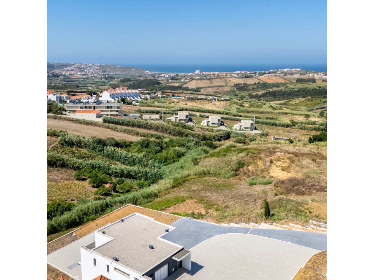 IDda56aa01-0000-0500-0000-000016e46ef9.jpg Moradia Contemporânea com Vista Mar e Campo