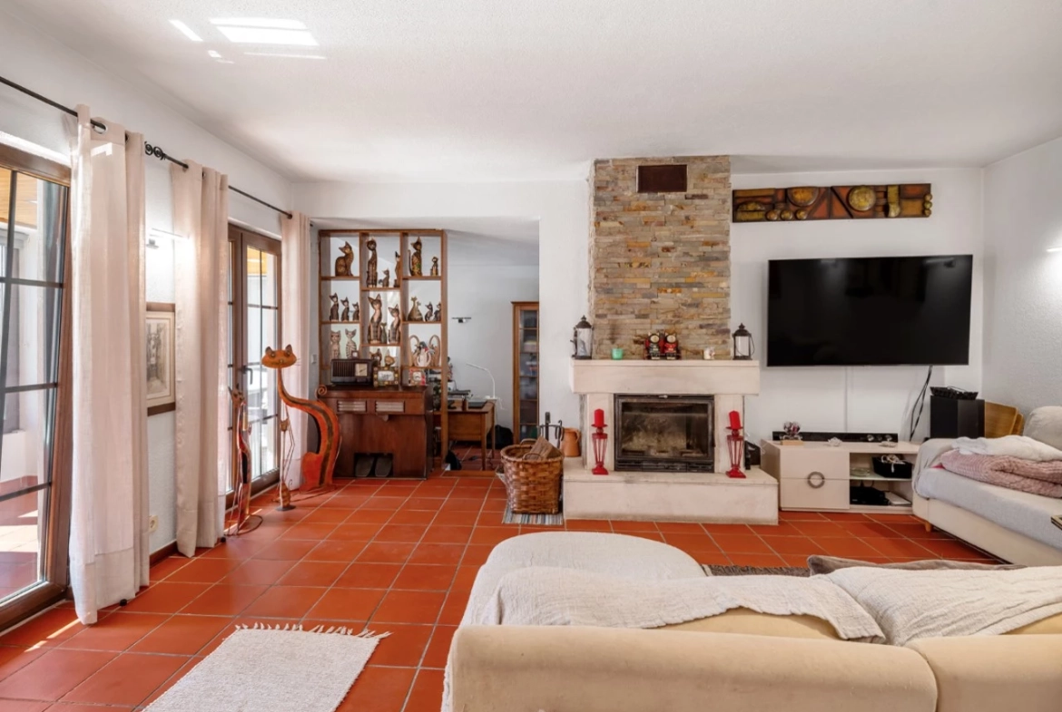 Moradia Isolada com Garagem, Jardim e Piscina no Praia d’el Rey Beach & Golf Resort, perto das Praias de Peniche