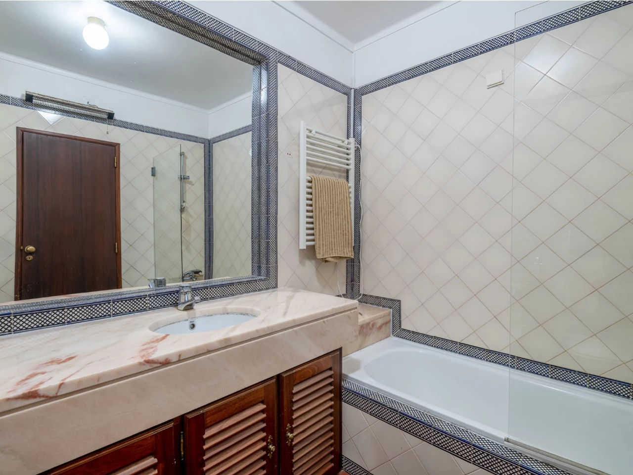 Moradia Isolada com Garagem, Jardim e Piscina no Praia d’el Rey Beach & Golf Resort, perto das Praias de Peniche
