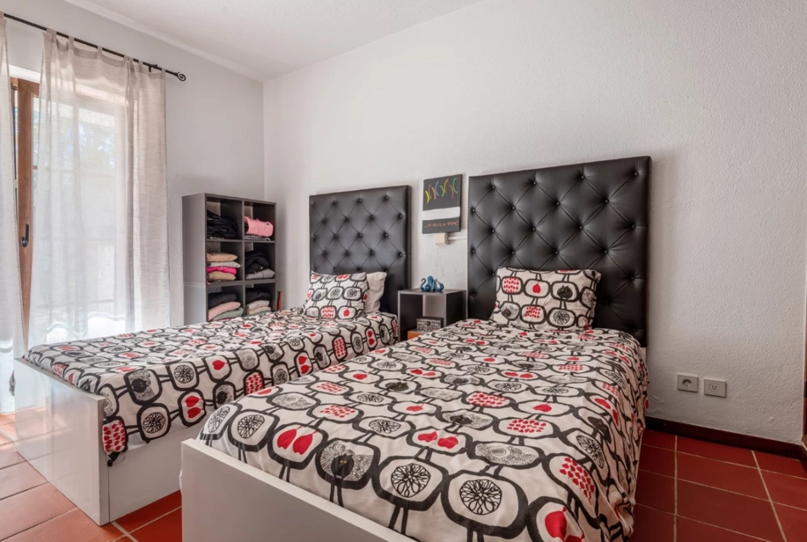 Moradia Isolada com Garagem, Jardim e Piscina no Praia d’el Rey Beach & Golf Resort, perto das Praias de Peniche
