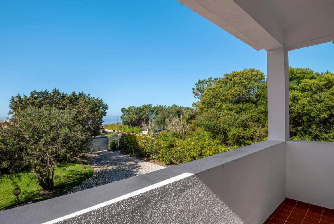 Moradia Isolada com Garagem, Jardim e Piscina no Praia d’el Rey Beach & Golf Resort, perto das Praias de Peniche