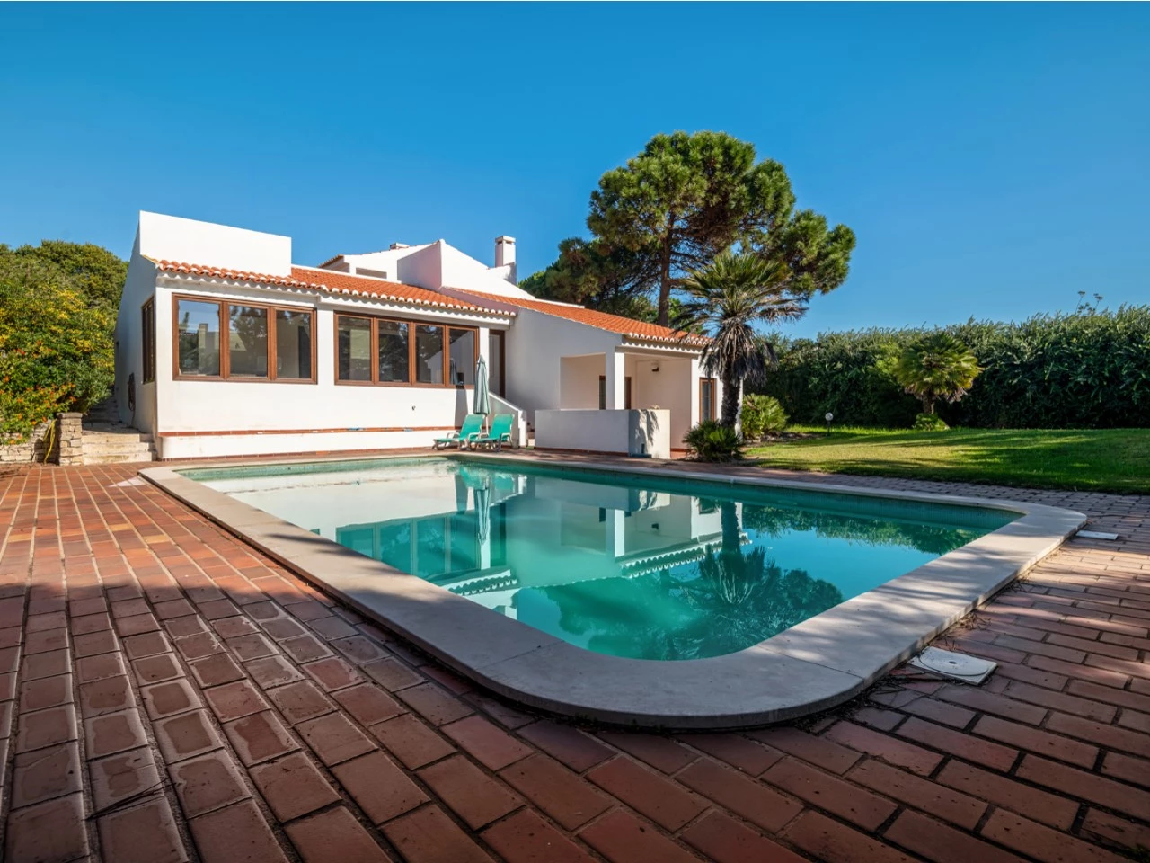 Moradia Isolada com Garagem, Jardim e Piscina no Praia d’el Rey Beach & Golf Resort, perto das Praias de Peniche