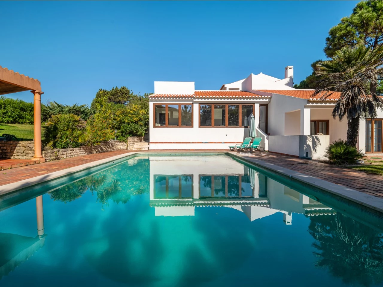 Moradia Isolada com Garagem, Jardim e Piscina no Praia d’el Rey Beach & Golf Resort, perto das Praias de Peniche