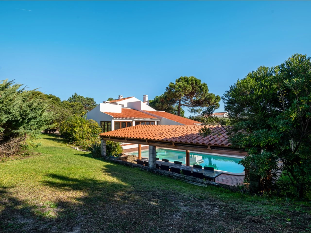 Moradia Isolada com Garagem, Jardim e Piscina no Praia d’el Rey Beach & Golf Resort, perto das Praias de Peniche