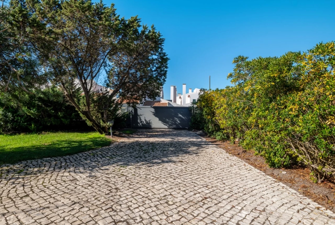 Moradia Isolada com Garagem, Jardim e Piscina no Praia d’el Rey Beach & Golf Resort, perto das Praias de Peniche