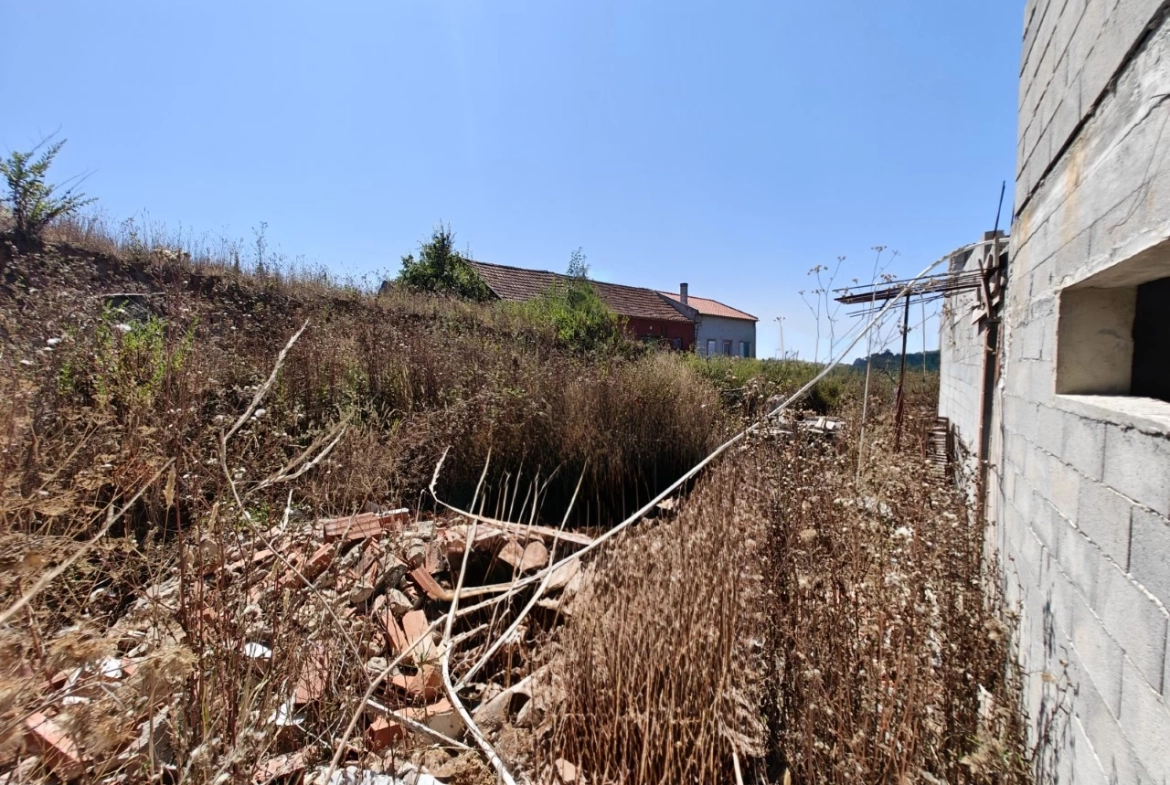 Moradia com vista desafogada para reconstrução