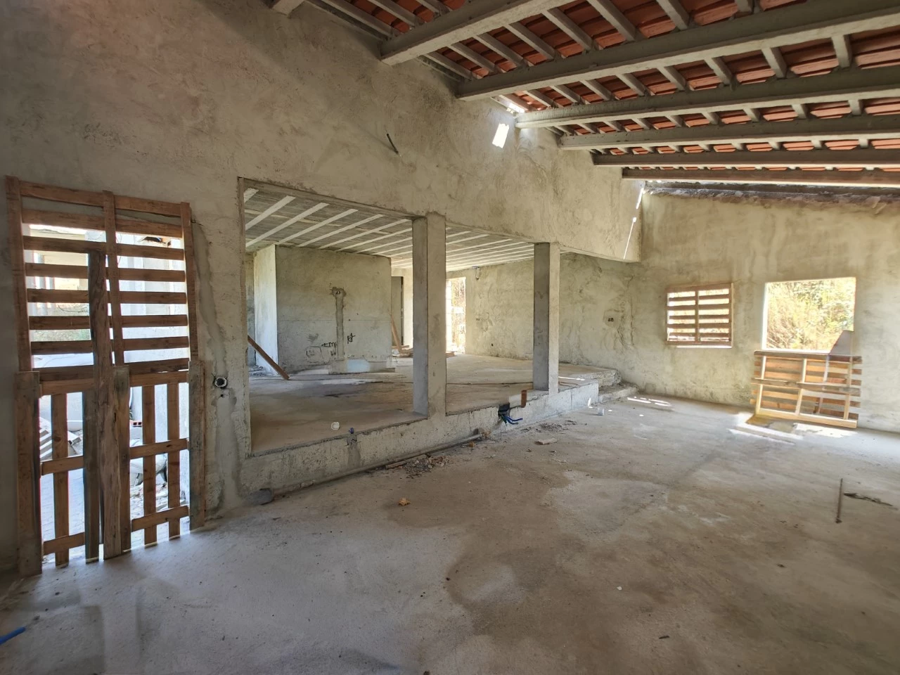 IDd387aa01-0000-0500-0000-000016e79d47.jpg Moradia com vista desafogada para reconstrução