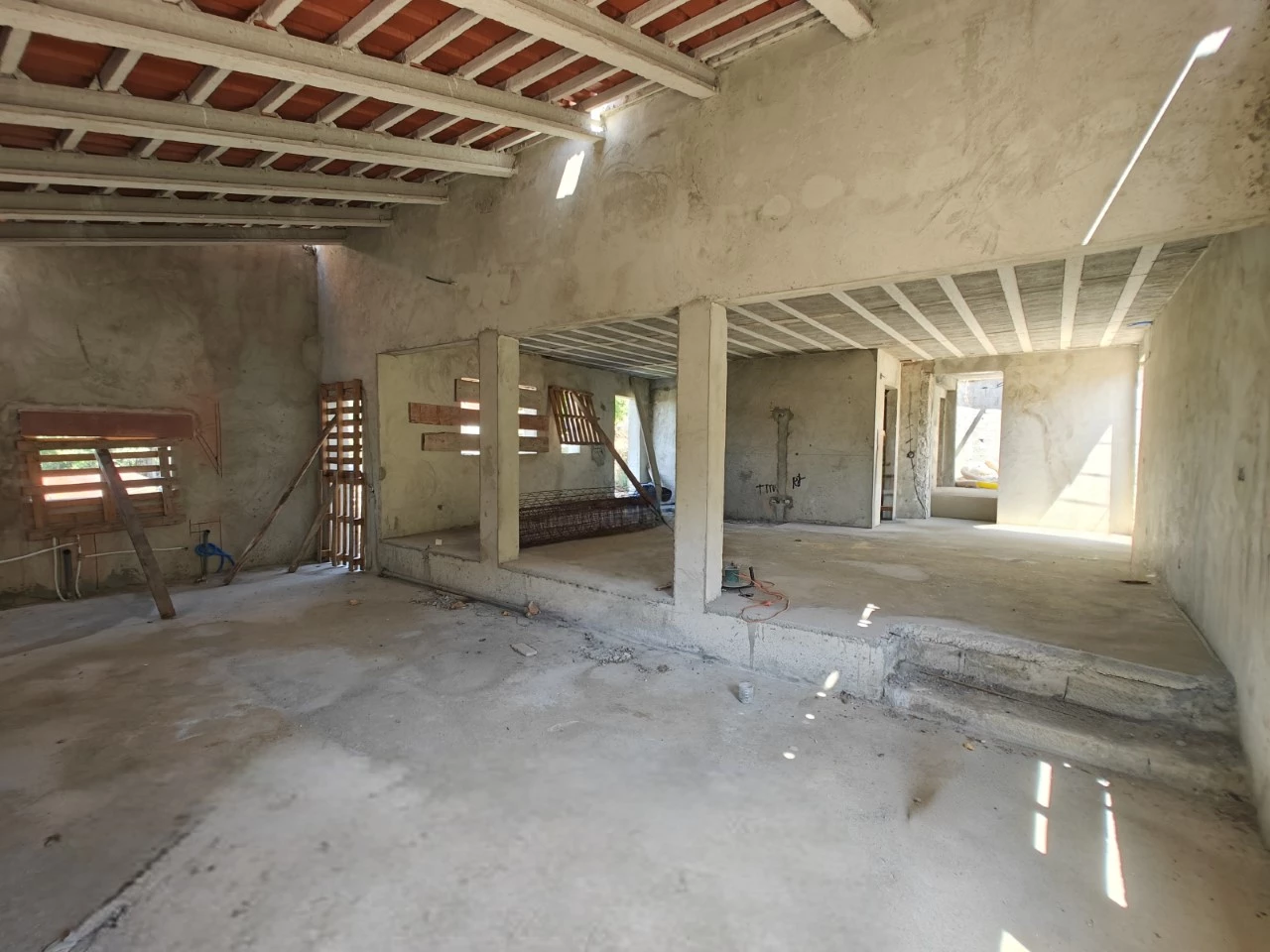 IDd387aa01-0000-0500-0000-000016e79d48.jpg Moradia com vista desafogada para reconstrução
