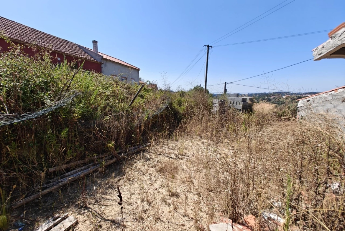 Moradia com vista desafogada para reconstrução