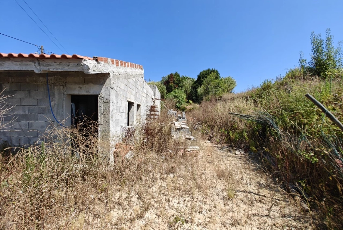 Moradia com vista desafogada para reconstrução