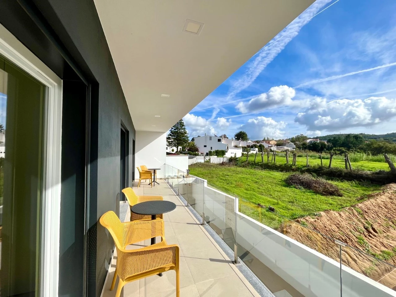 ID0393b301-0000-0500-0000-000017994670.jpg Moradia T4 a 2 passos do castelo de Óbidos e a menos de 15 minutos das belas praias do Oeste.