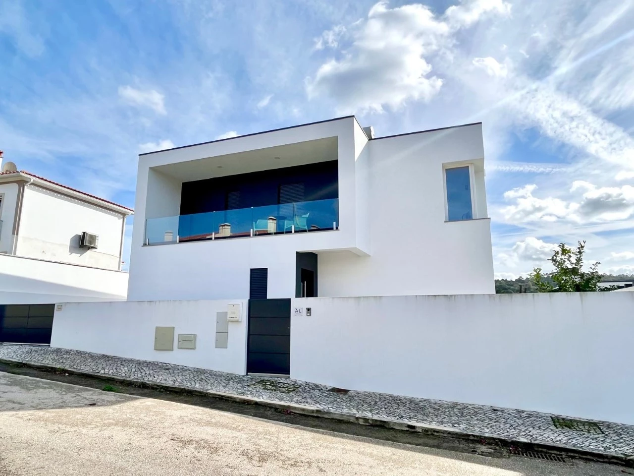 ID0393b301-0000-0500-0000-000017994672.jpg Moradia T4 a 2 passos do castelo de Óbidos e a menos de 15 minutos das belas praias do Oeste.