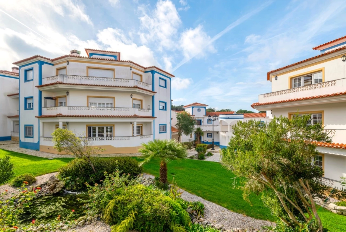 Apartamento T3 com espaço de Garagem no Praia d’el Rey Beach & Golf Resort, perto das praias de Peniche
