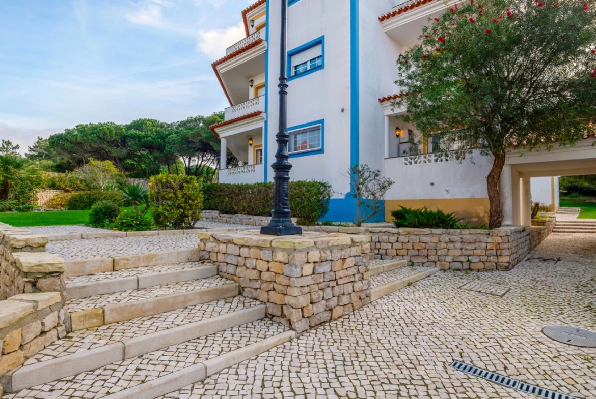 Apartamento T3 com espaço de Garagem no Praia d’el Rey Beach & Golf Resort, perto das praias de Peniche