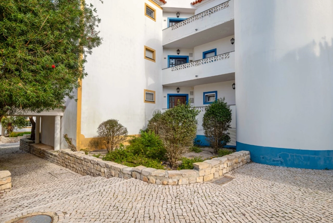 Apartamento T3 com espaço de Garagem no Praia d’el Rey Beach & Golf Resort, perto das praias de Peniche