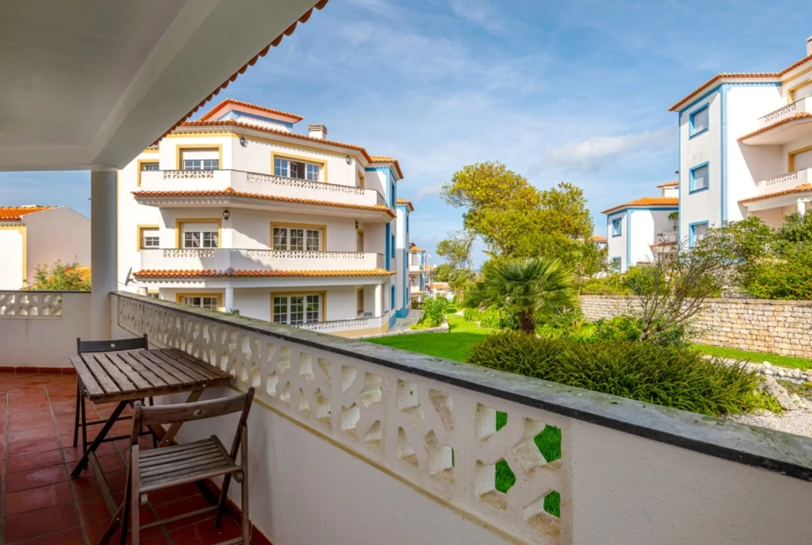 Apartamento T3 com espaço de Garagem no Praia d’el Rey Beach & Golf Resort, perto das praias de Peniche