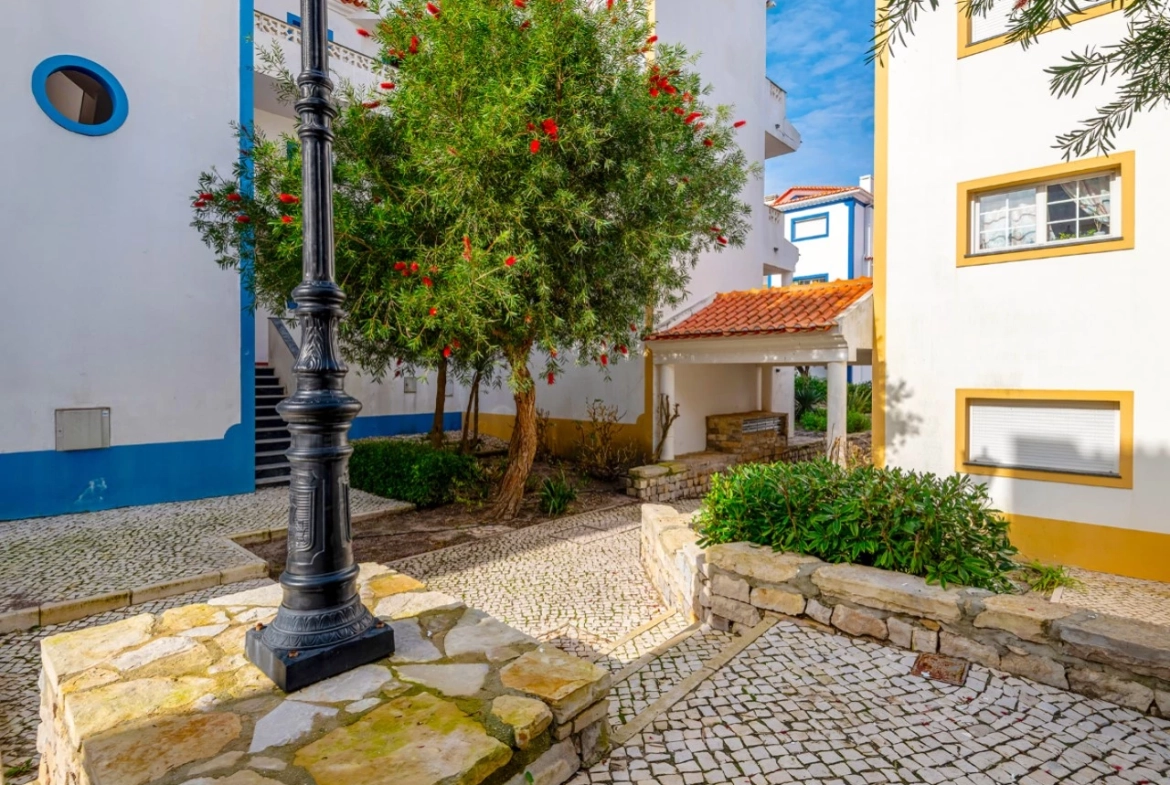 Apartamento T3 com espaço de Garagem no Praia d’el Rey Beach & Golf Resort, perto das praias de Peniche