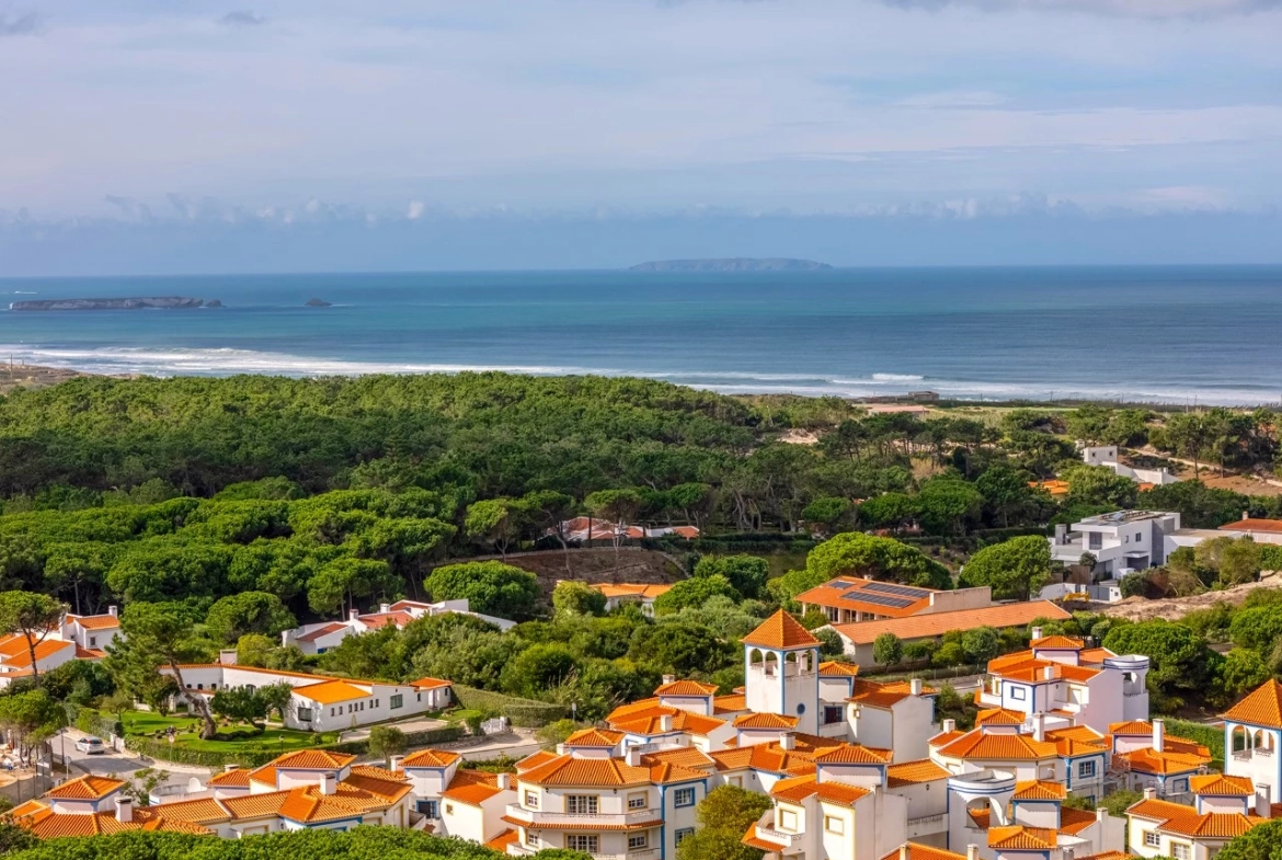 Apartamento T3 com espaço de Garagem no Praia d’el Rey Beach & Golf Resort, perto das praias de Peniche