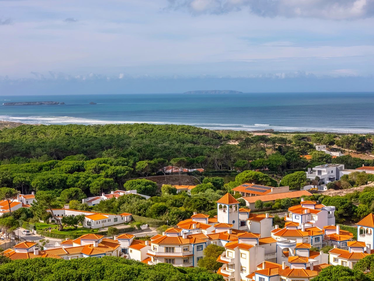 ID7011b701-0000-0500-0000-000017b9040e.jpg Apartamento T3 com espaço de Garagem no Praia d’el Rey Beach & Golf Resort, perto das praias de Peniche
