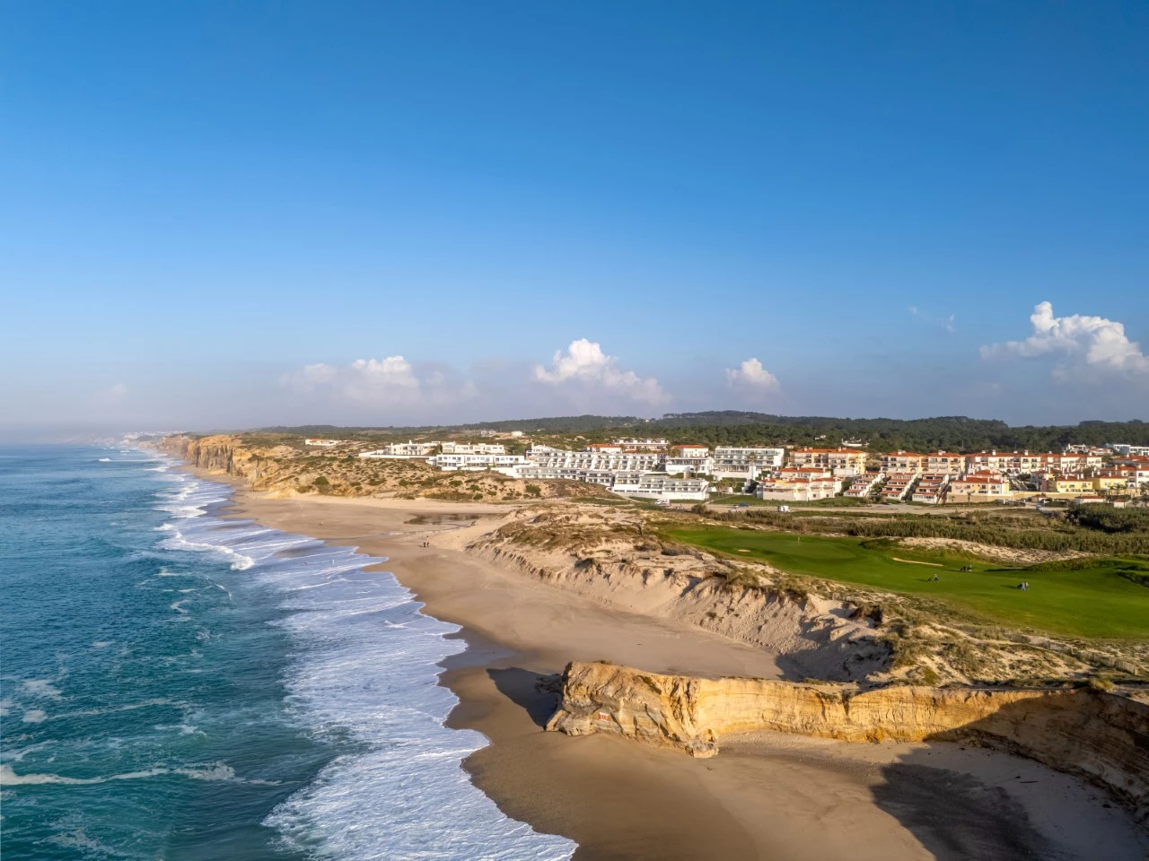 ID7011b701-0000-0500-0000-000017b93ca3.jpg Apartamento T3 com espaço de Garagem no Praia d’el Rey Beach & Golf Resort, perto das praias de Peniche