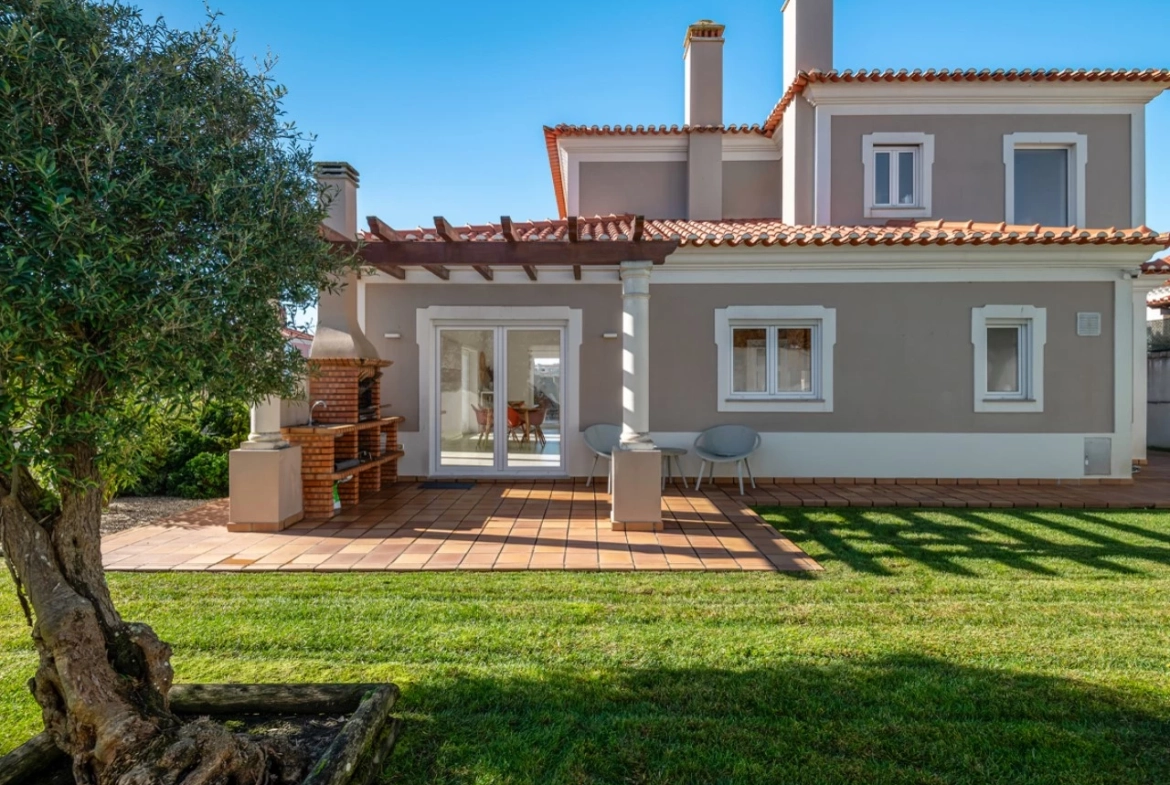 Moradia T3 com piscina, jardim, garagem e vista no Praia d’el Rey Beach & Golf Resort