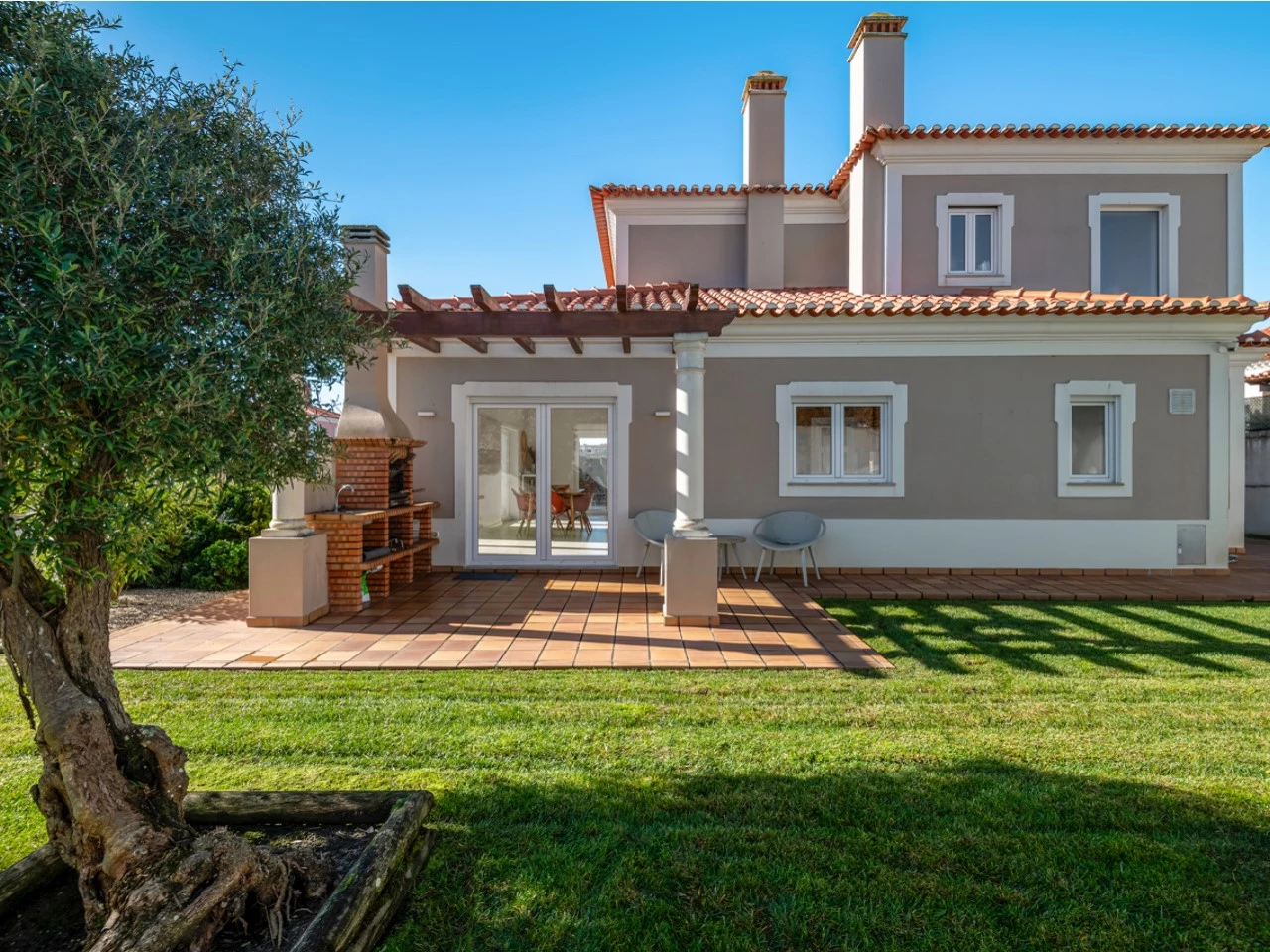 ID59c1b801-0000-0500-0000-000017de23aa.jpg Moradia T3 com piscina, jardim, garagem e vista no Praia d’el Rey Beach & Golf Resort