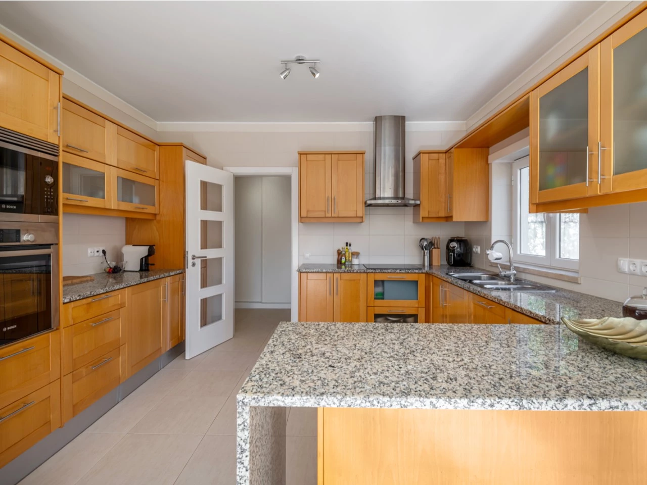 ID59c1b801-0000-0500-0000-000017de23ad.jpg Moradia T3 com piscina, jardim, garagem e vista no Praia d’el Rey Beach & Golf Resort