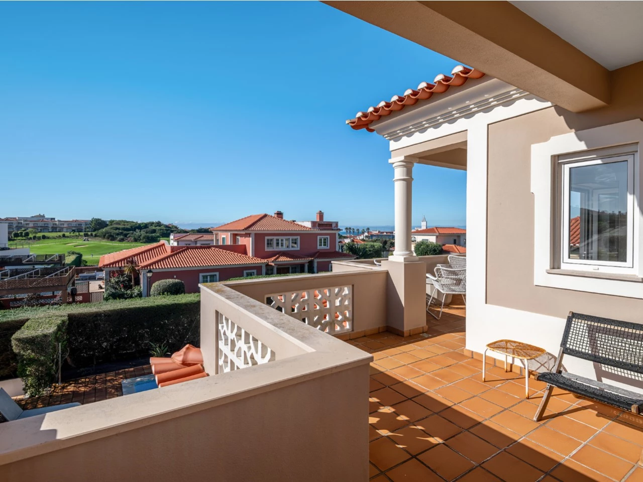 ID59c1b801-0000-0500-0000-000017de23ae.jpg Moradia T3 com piscina, jardim, garagem e vista no Praia d’el Rey Beach & Golf Resort