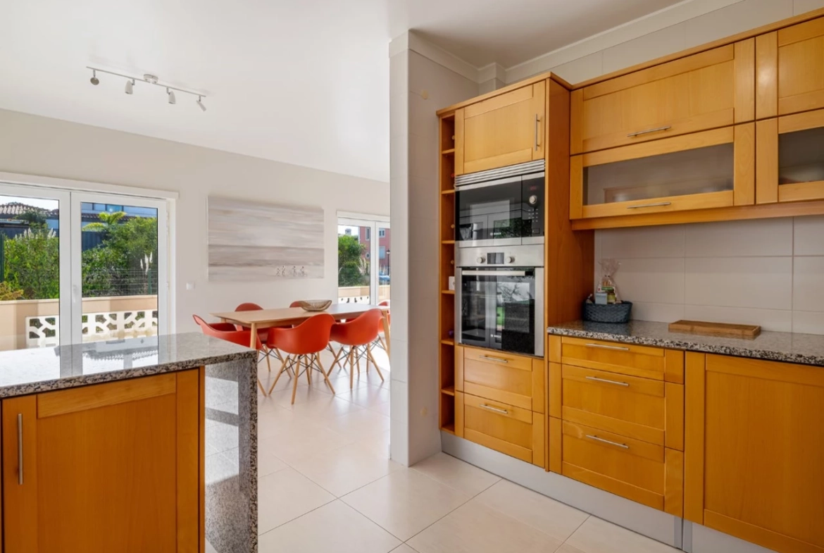 Moradia T3 com piscina, jardim, garagem e vista no Praia d’el Rey Beach & Golf Resort