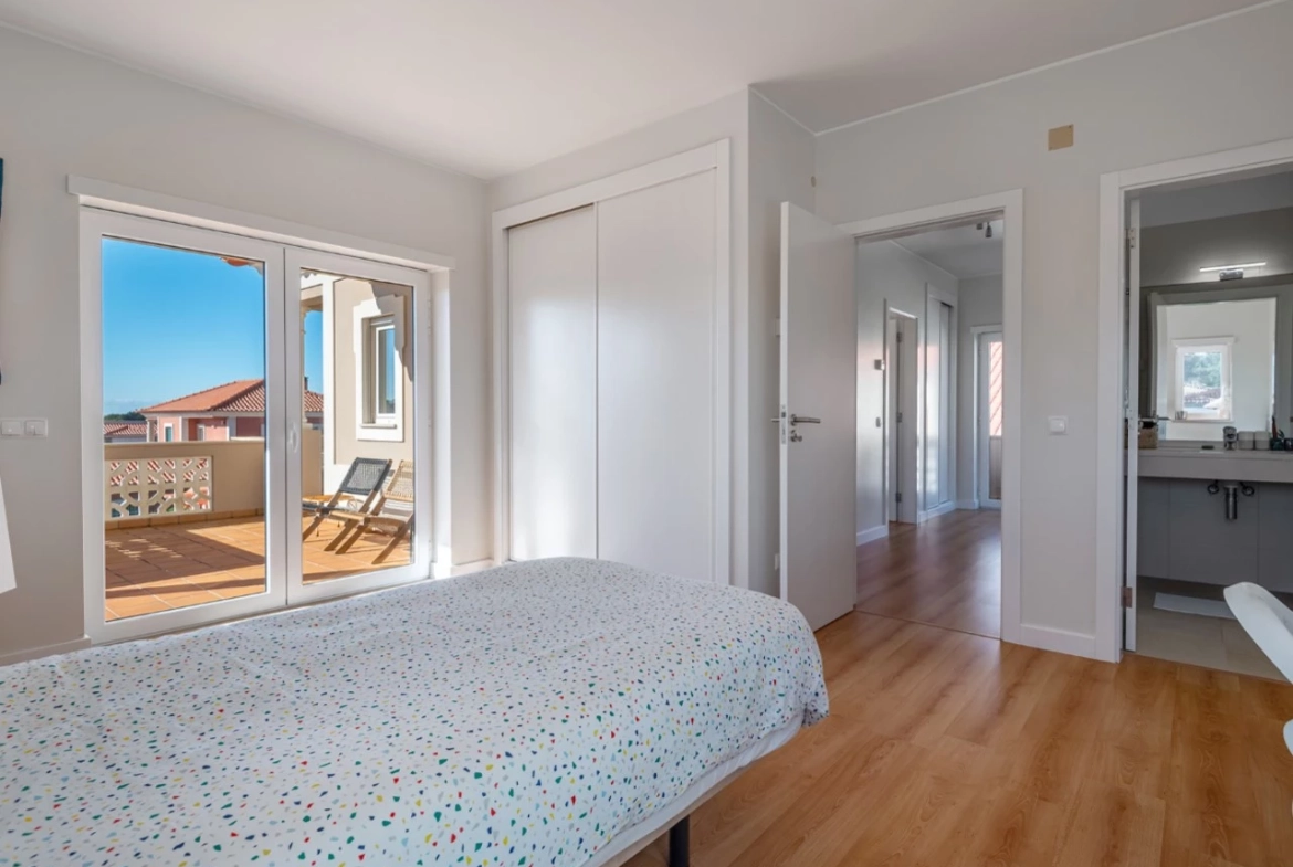 Moradia T3 com piscina, jardim, garagem e vista no Praia d’el Rey Beach & Golf Resort