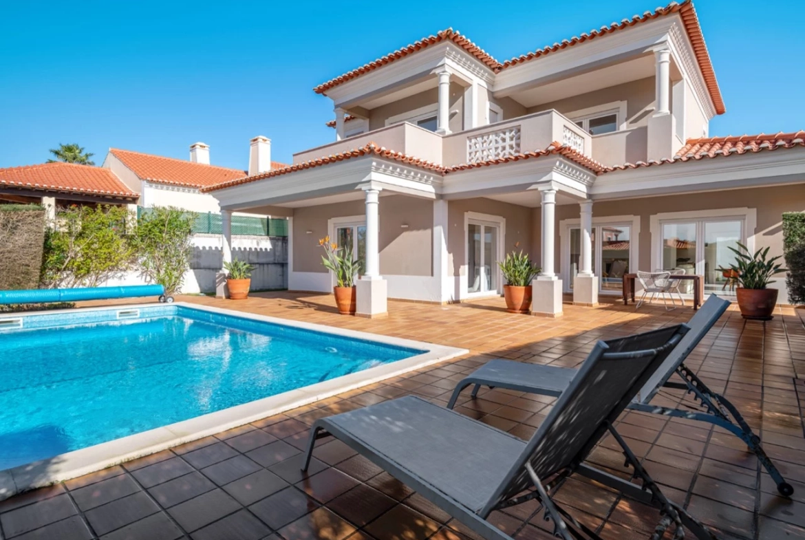 Moradia T3 com piscina, jardim, garagem e vista no Praia d’el Rey Beach & Golf Resort