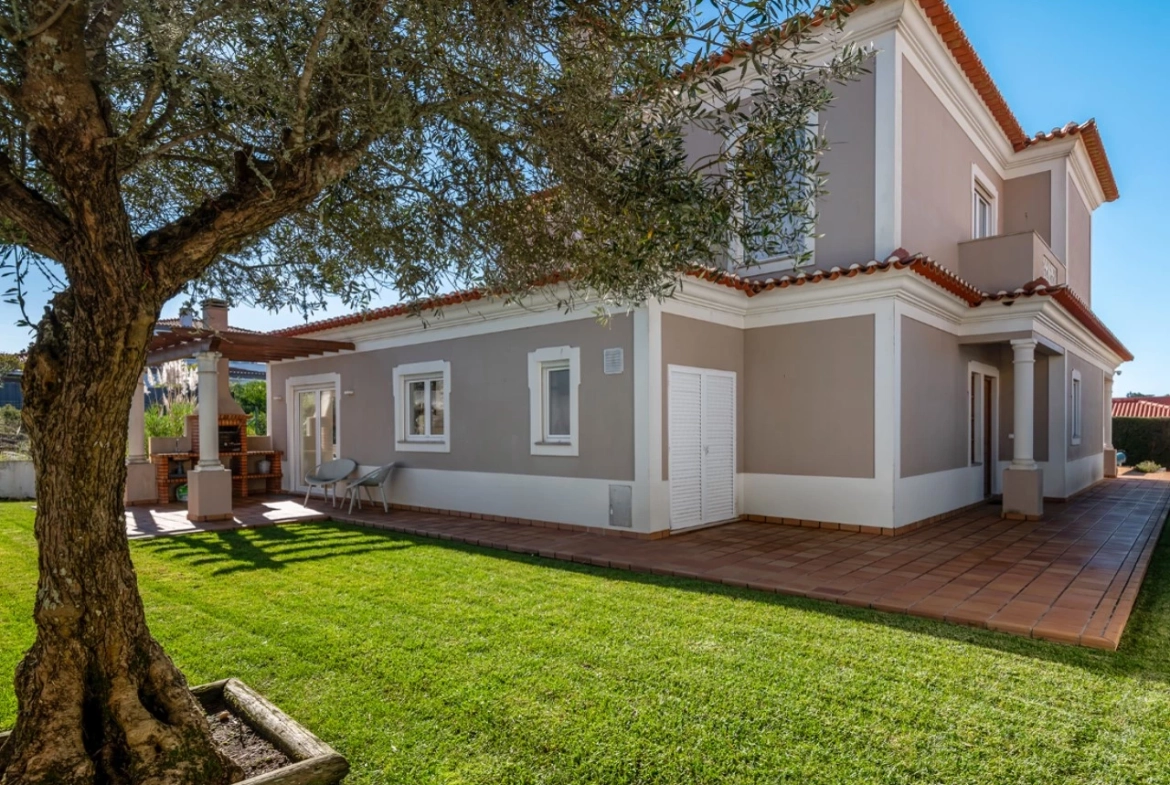 Moradia T3 com piscina, jardim, garagem e vista no Praia d’el Rey Beach & Golf Resort