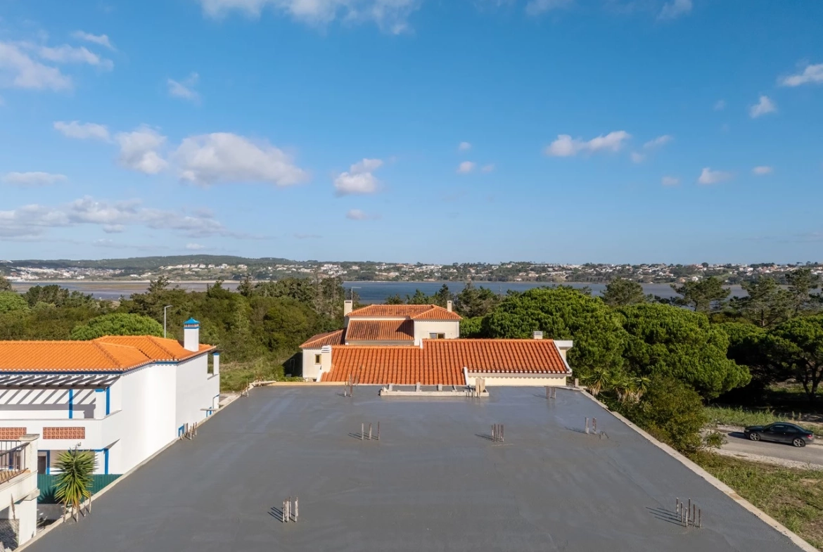 Moradia a apenas 220 metros da Lagoa de Óbidos