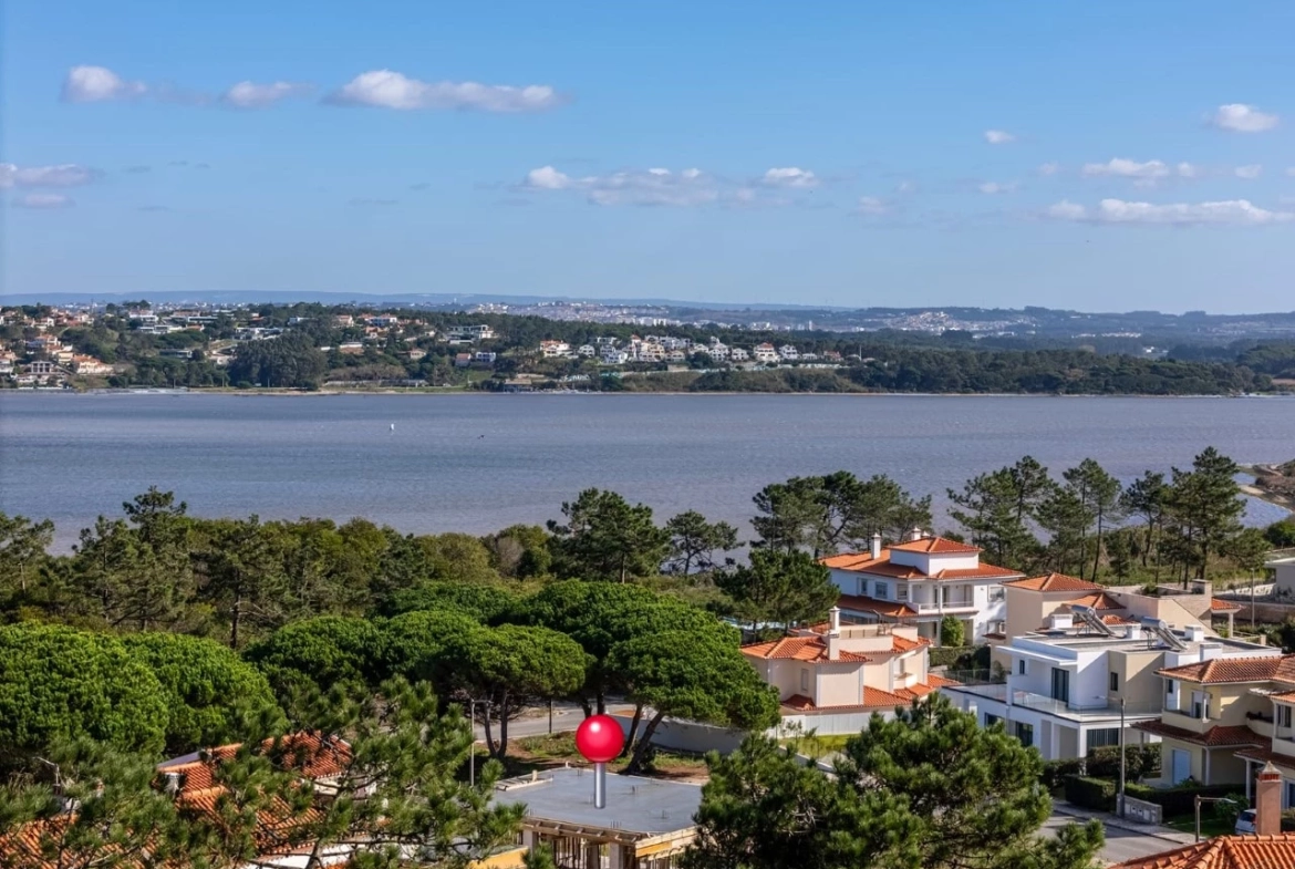 Moradia a apenas 220 metros da Lagoa de Óbidos