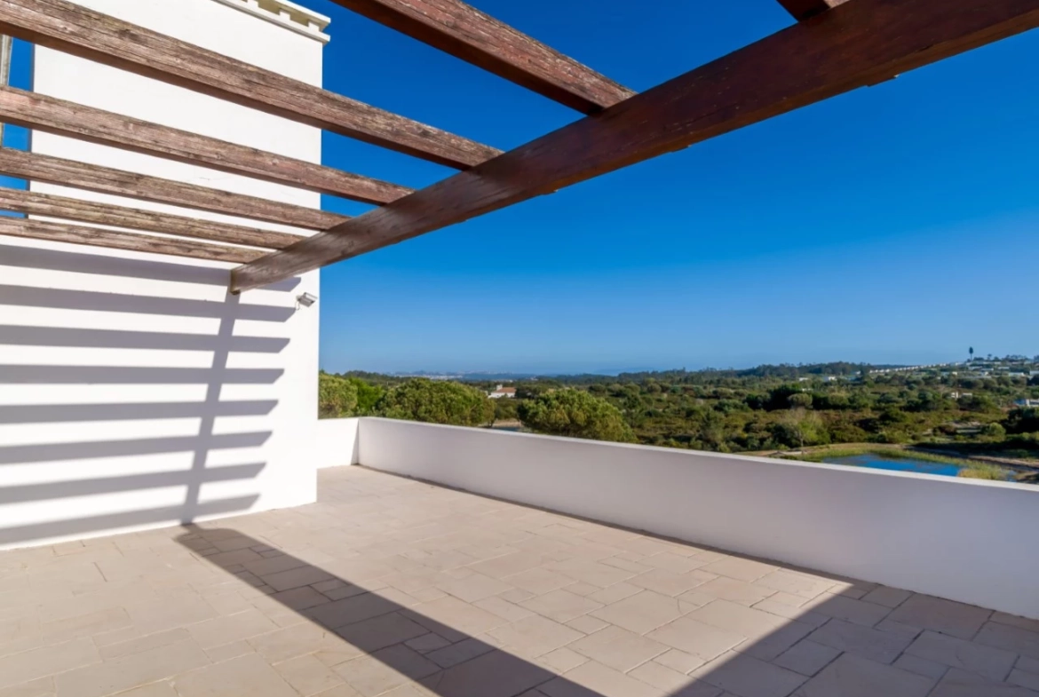 Moradia com deslumbrante vista panorâmica 180º
