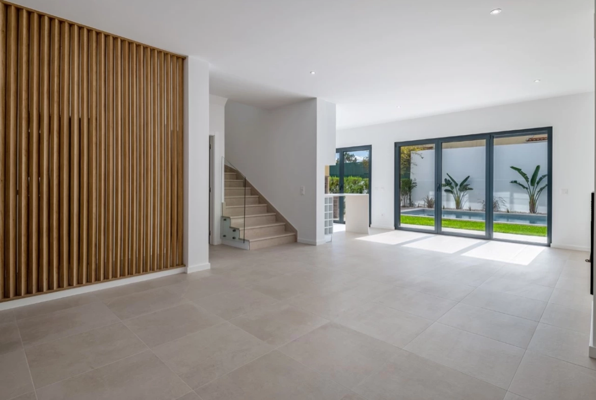 Moradia com piscina pronta a habitar junto à Lagoa de Óbidos