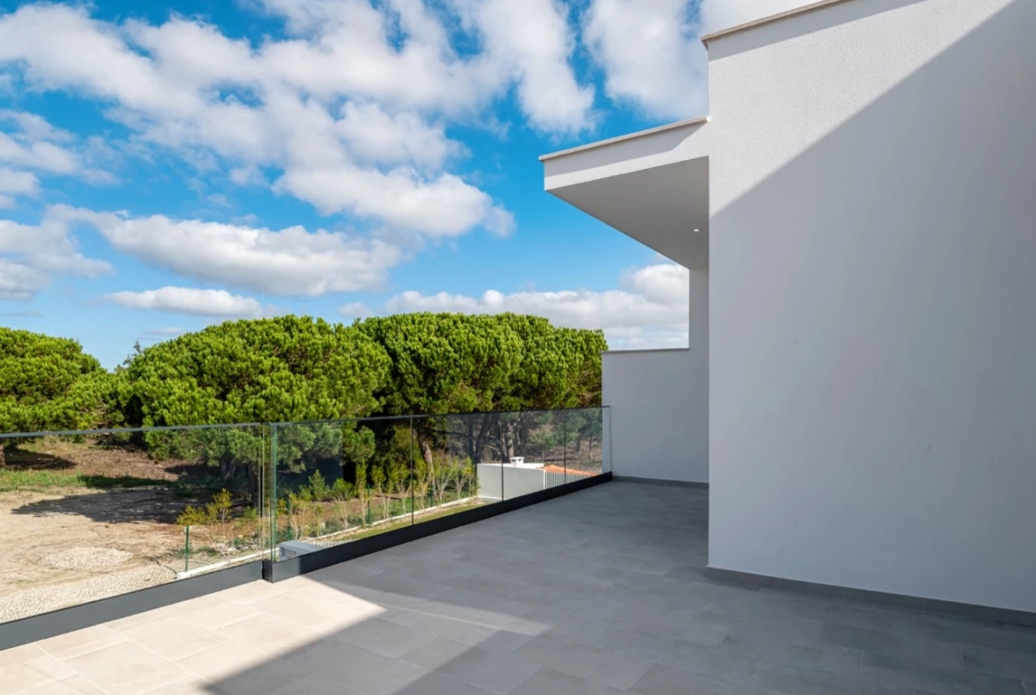 Moradia com piscina pronta a habitar junto à Lagoa de Óbidos