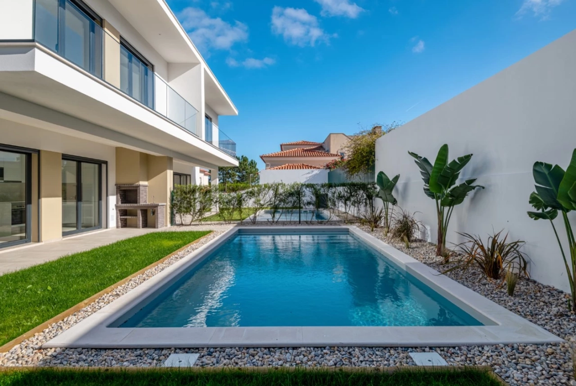 Moradia com piscina pronta a habitar junto à Lagoa de Óbidos