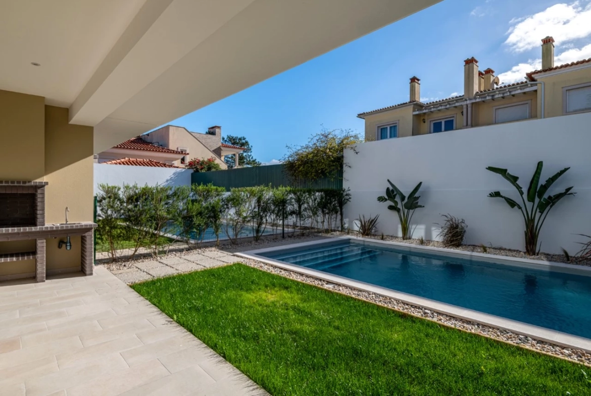 Moradia com piscina pronta a habitar junto à Lagoa de Óbidos