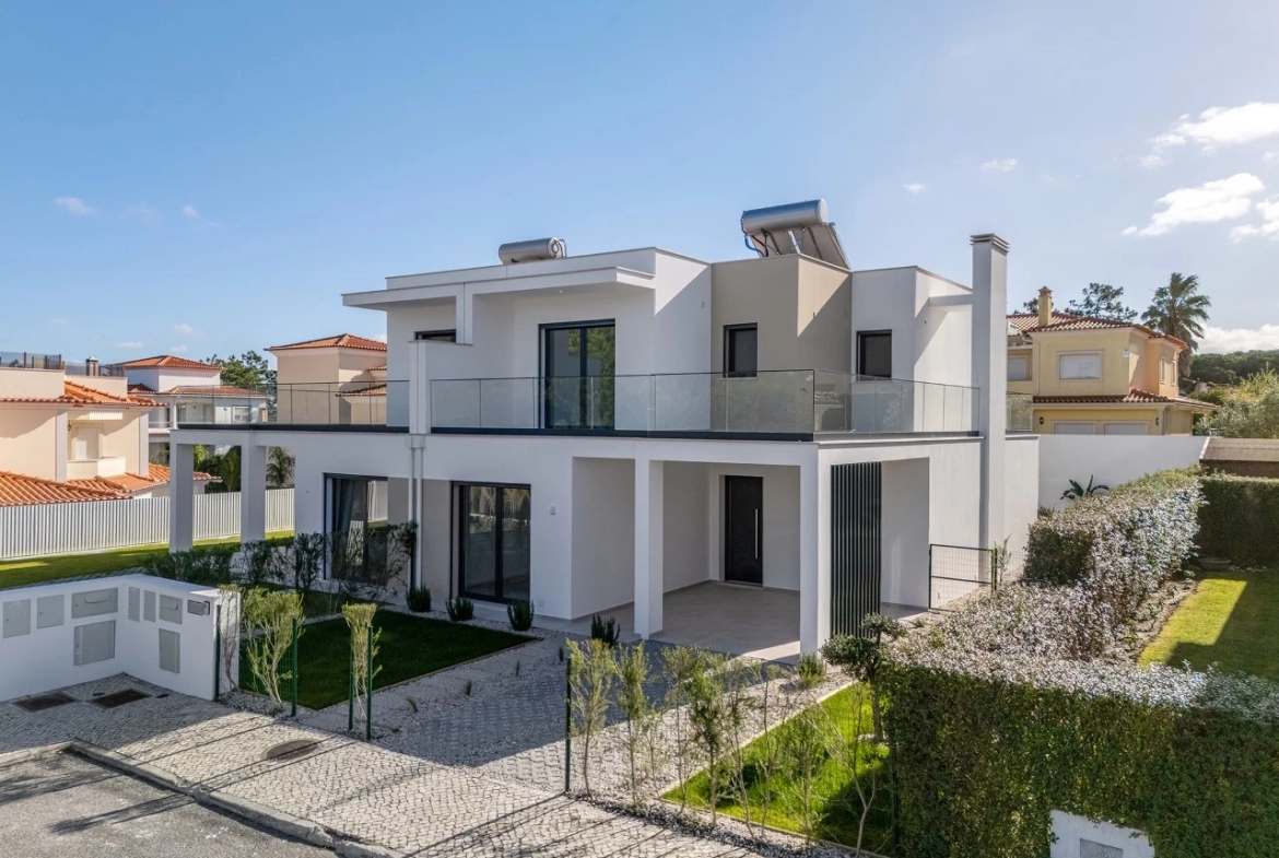 Moradia com piscina pronta a habitar junto à Lagoa de Óbidos