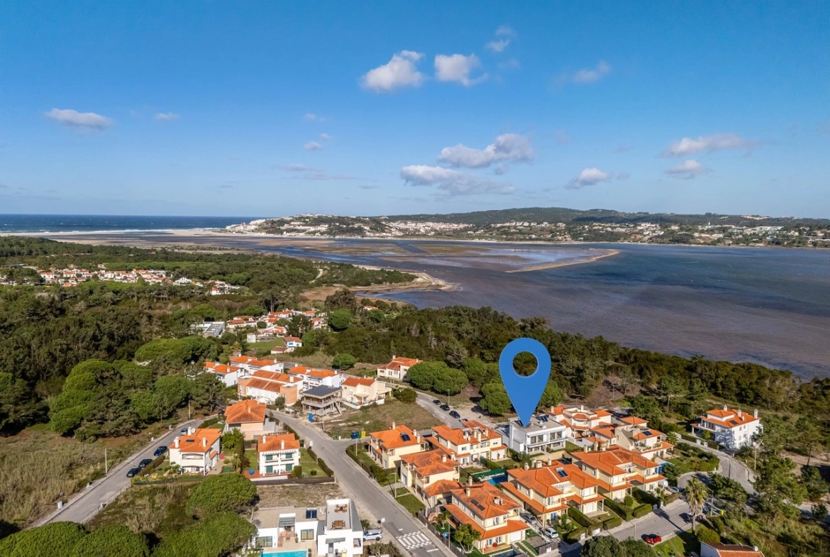 Moradia com piscina pronta a habitar junto à Lagoa de Óbidos