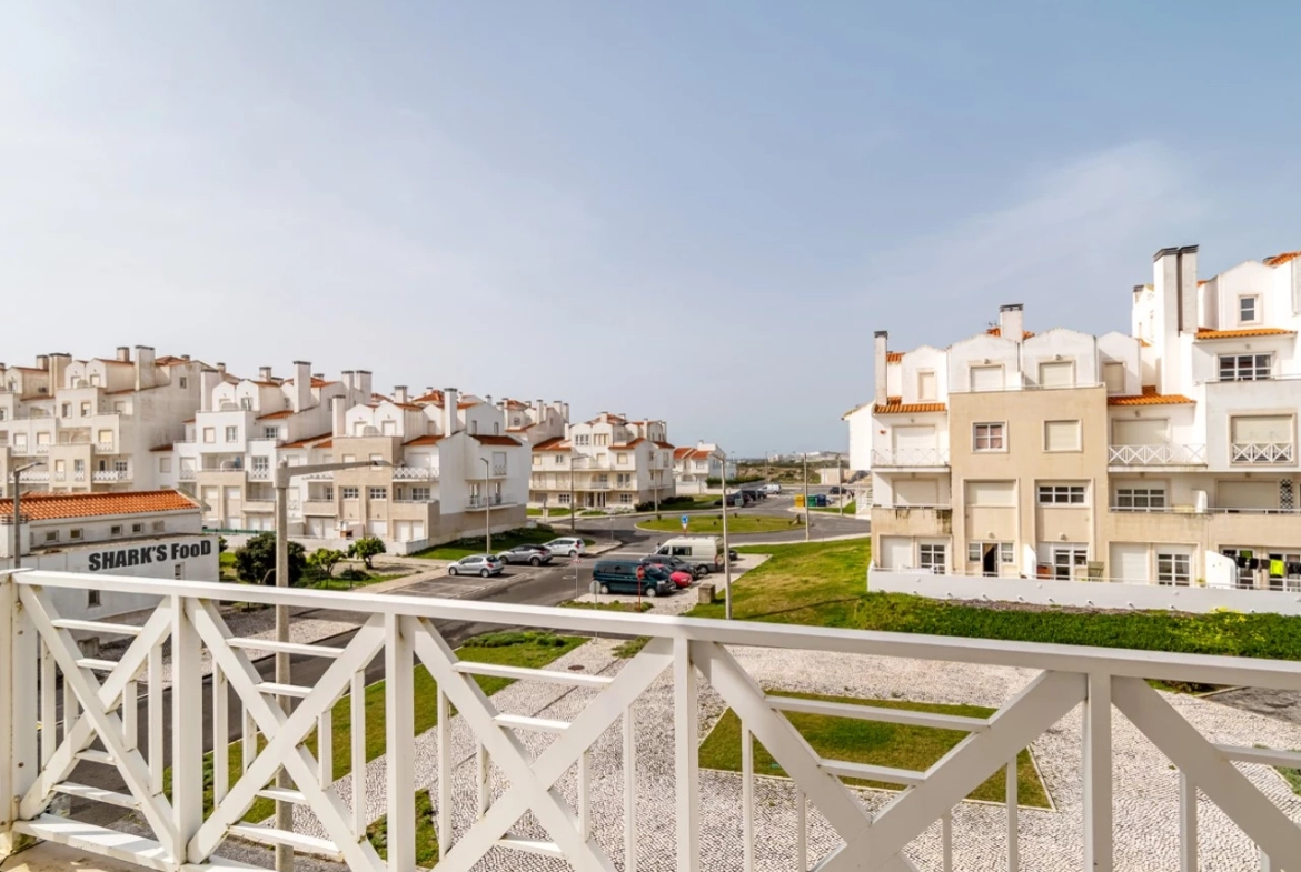 Apartamento a 400 metros da praia, com excelente exposição solar