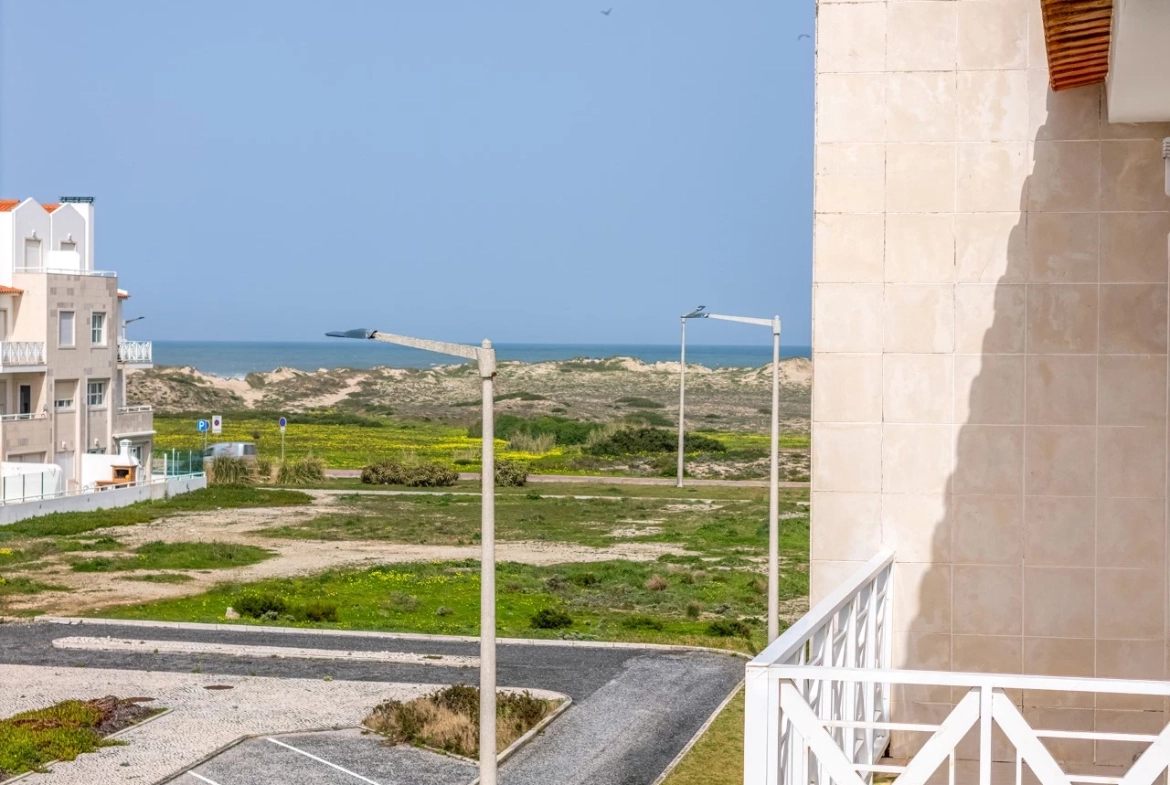 Apartamento a 400 metros da praia, com excelente exposição solar